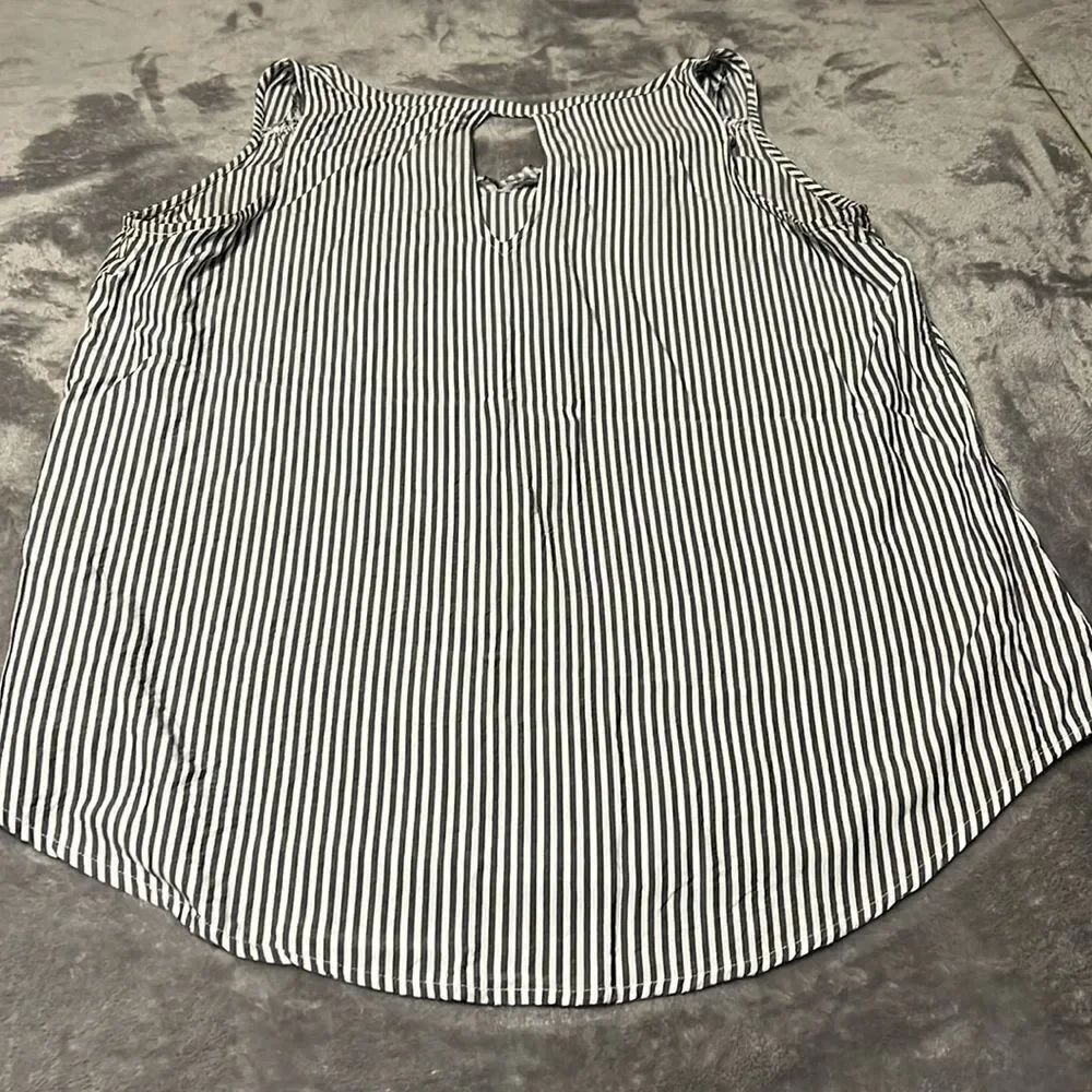 Old Navy Striped Tank Top - Picture 6 of 6